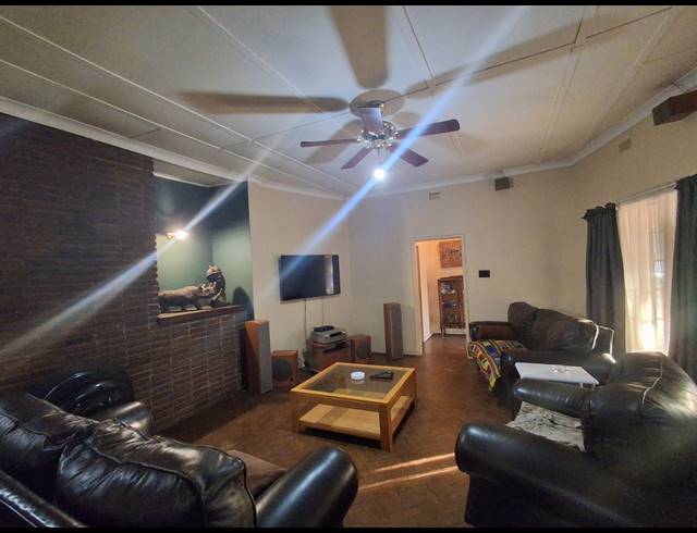 3 BEDROOM FREESTANDING FOR SALE IN IRENE PARK